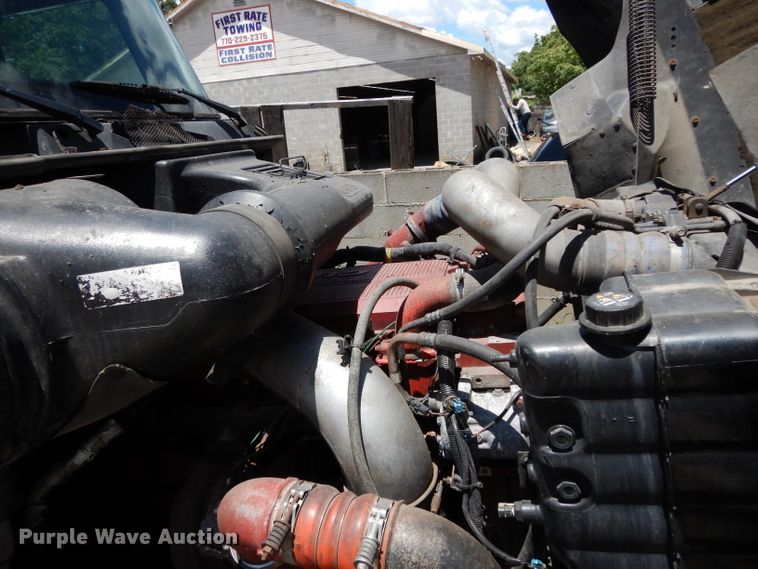 image for item DG6875 2007 International 9400i  semi truck