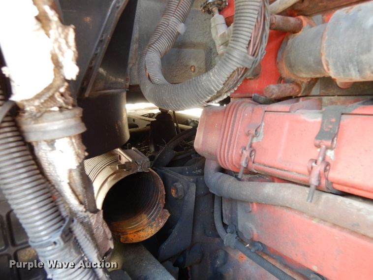 image for item DG6875 2007 International 9400i  semi truck