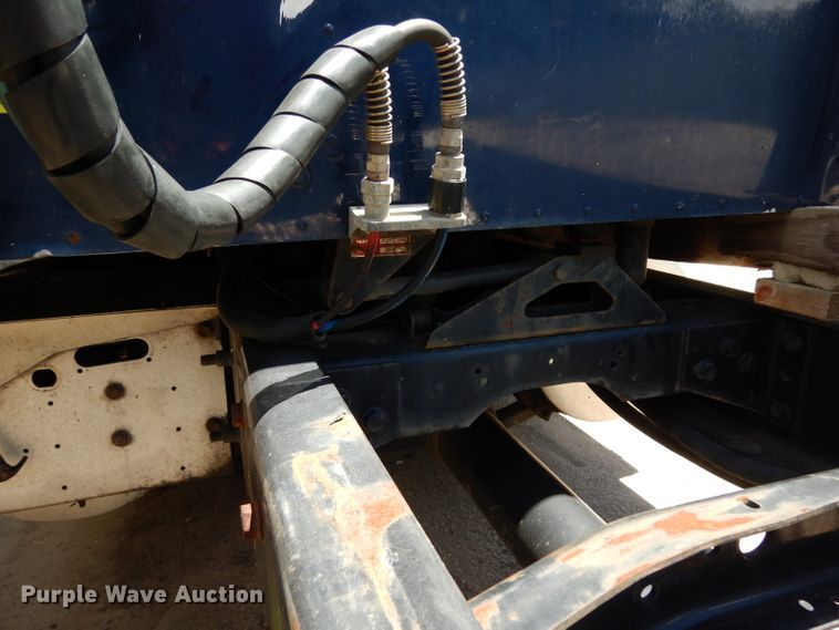 image for item DG6875 2007 International 9400i  semi truck