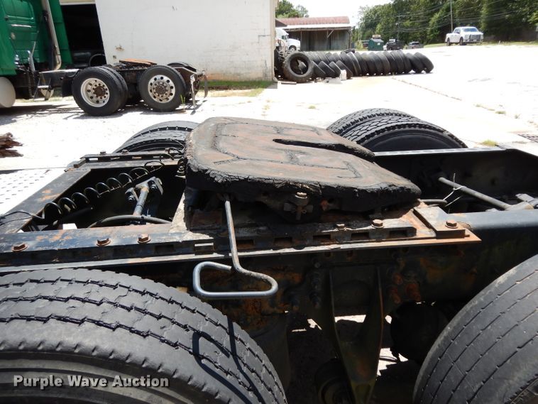 image for item DG6875 2007 International 9400i  semi truck