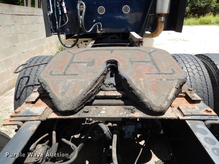 image for item DG6875 2007 International 9400i  semi truck