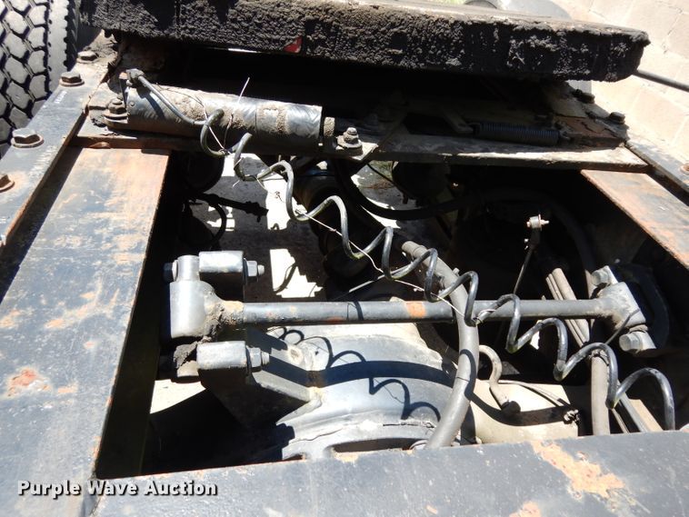 image for item DG6875 2007 International 9400i  semi truck