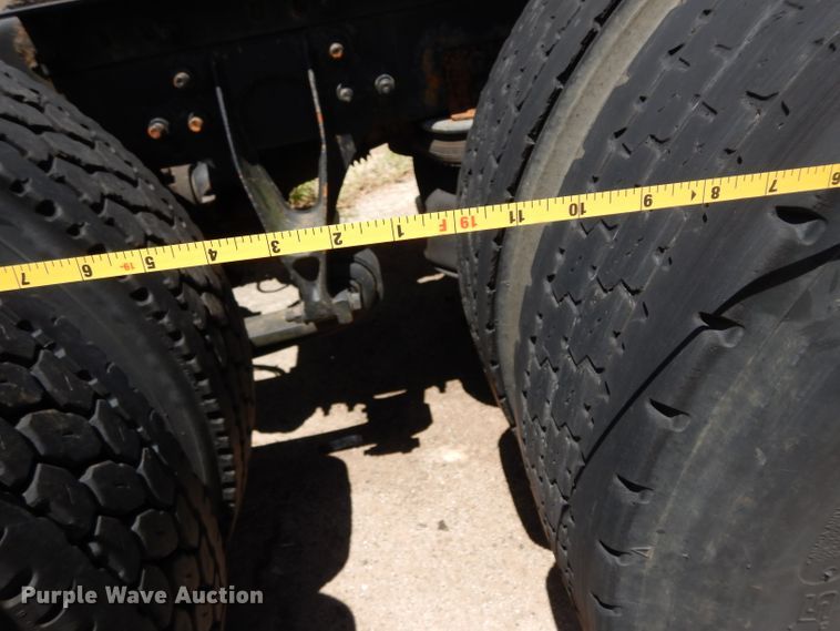 image for item DG6875 2007 International 9400i  semi truck