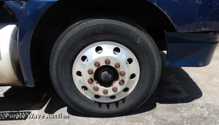 image for item DG6875 2007 International 9400i  semi truck