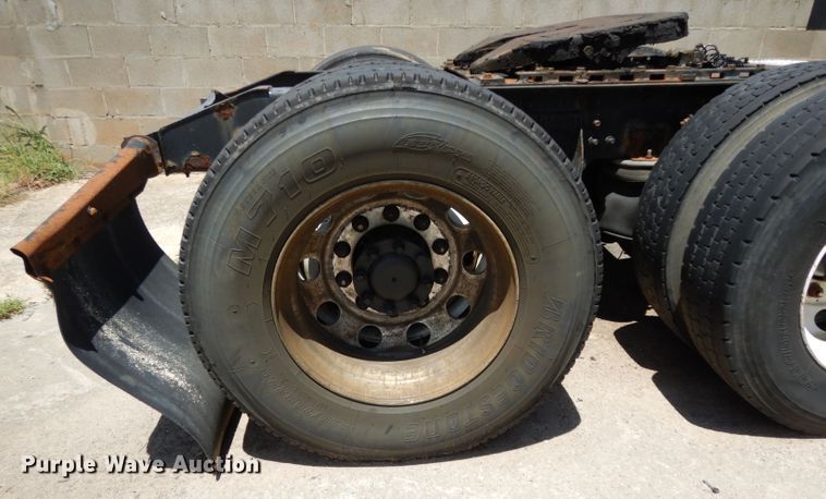 image for item DG6875 2007 International 9400i  semi truck