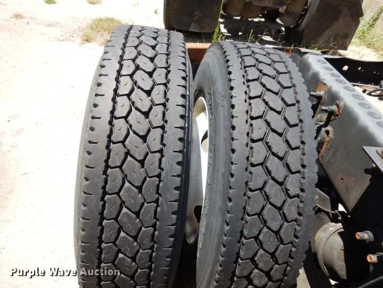 image for item DG6875 2007 International 9400i  semi truck