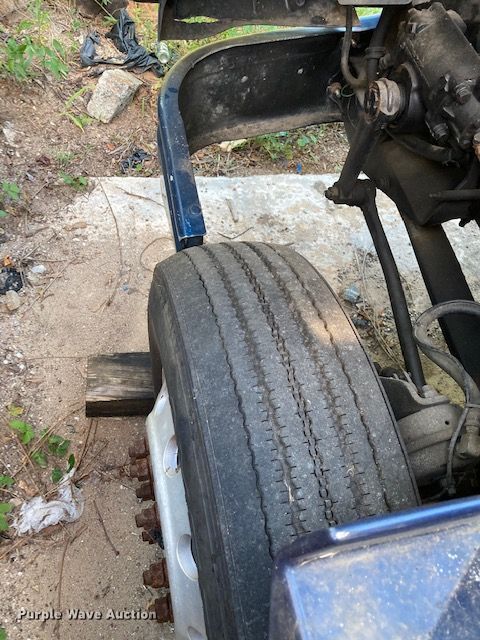 image for item DG6875 2007 International 9400i  semi truck