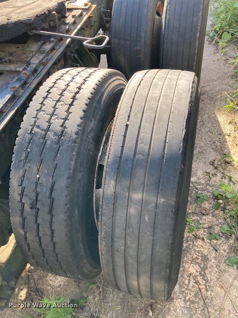 image for item DG6875 2007 International 9400i  semi truck