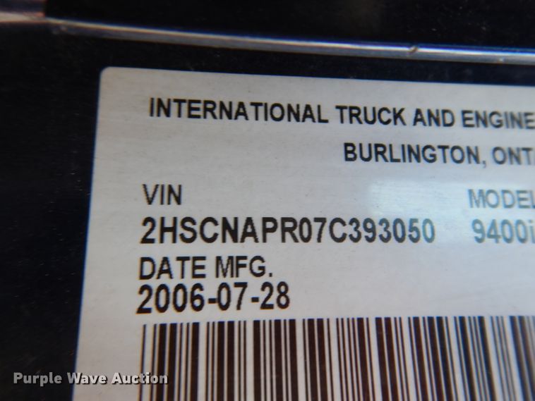 image for item DG6875 2007 International 9400i  semi truck