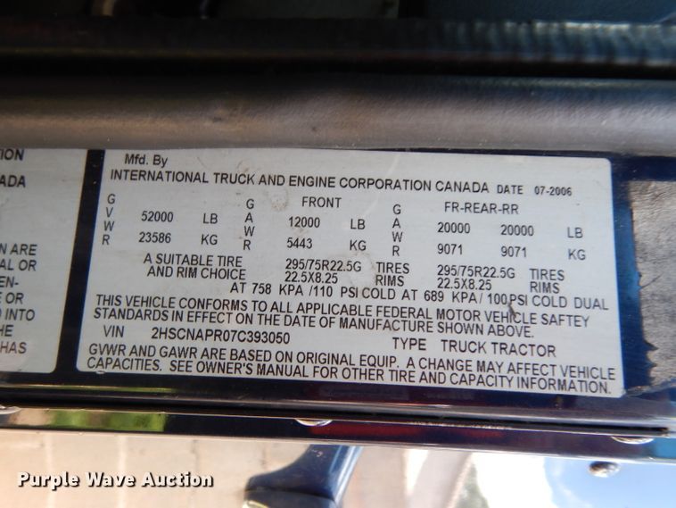image for item DG6875 2007 International 9400i  semi truck