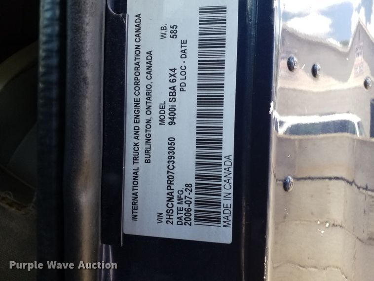 image for item DG6875 2007 International 9400i  semi truck