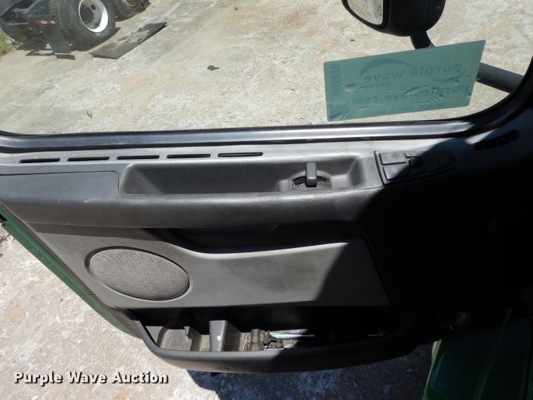 image for item DG6876 2009 Volvo VN Series  semi truck