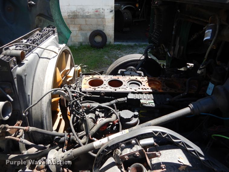 image for item DG6876 2009 Volvo VN Series  semi truck