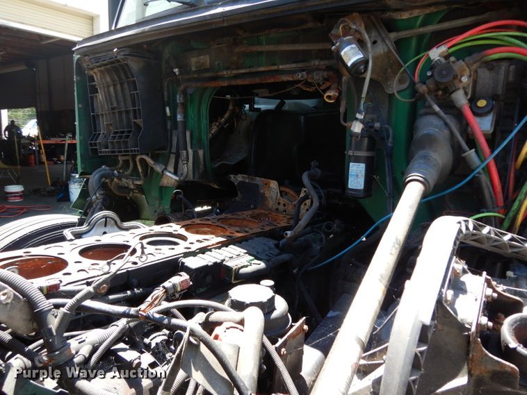 image for item DG6876 2009 Volvo VN Series  semi truck