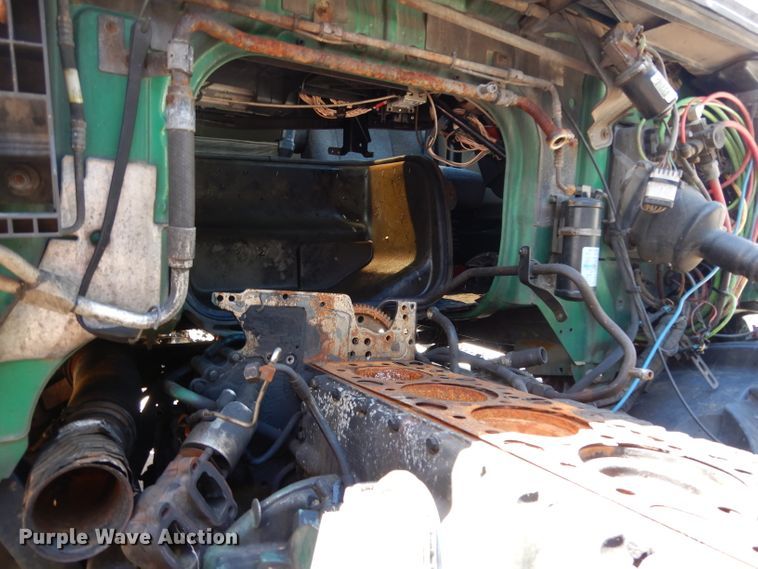 image for item DG6876 2009 Volvo VN Series  semi truck