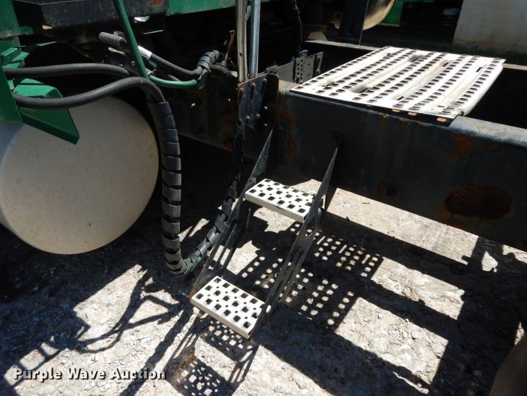 image for item DG6876 2009 Volvo VN Series  semi truck