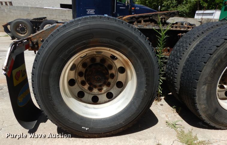 image for item DG6876 2009 Volvo VN Series  semi truck