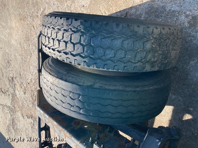 image for item DG6876 2009 Volvo VN Series  semi truck