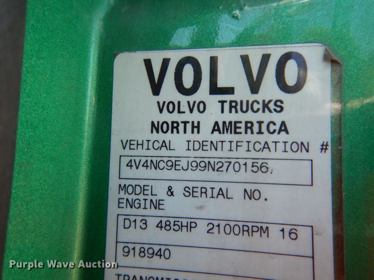 image for item DG6876 2009 Volvo VN Series  semi truck