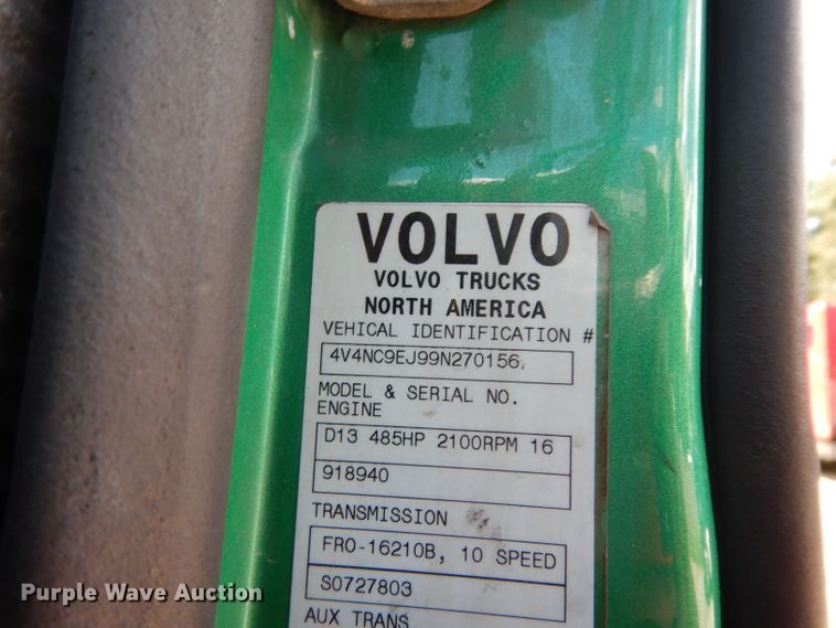 image for item DG6876 2009 Volvo VN Series  semi truck