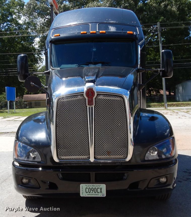 image for item DG6877 2011 Kenworth T660  semi truck