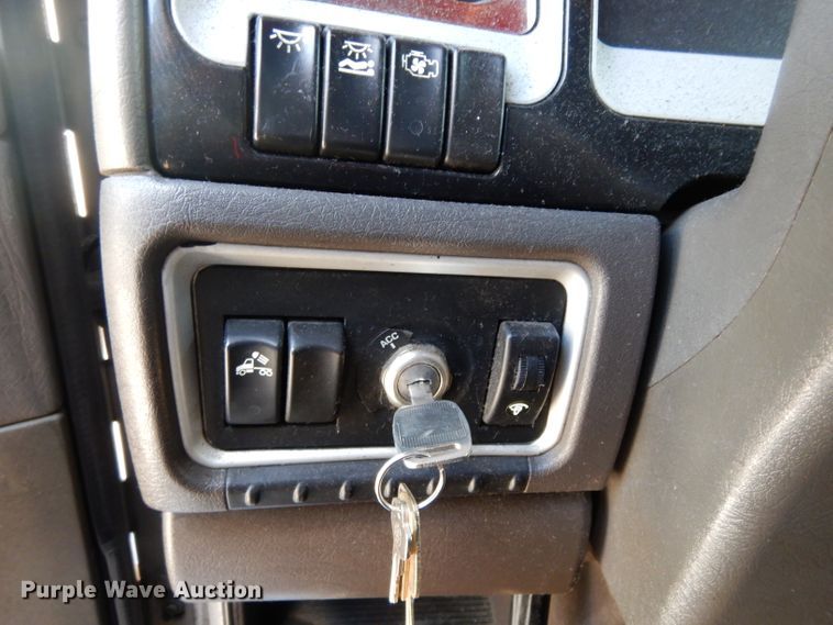 image for item DG6877 2011 Kenworth T660  semi truck