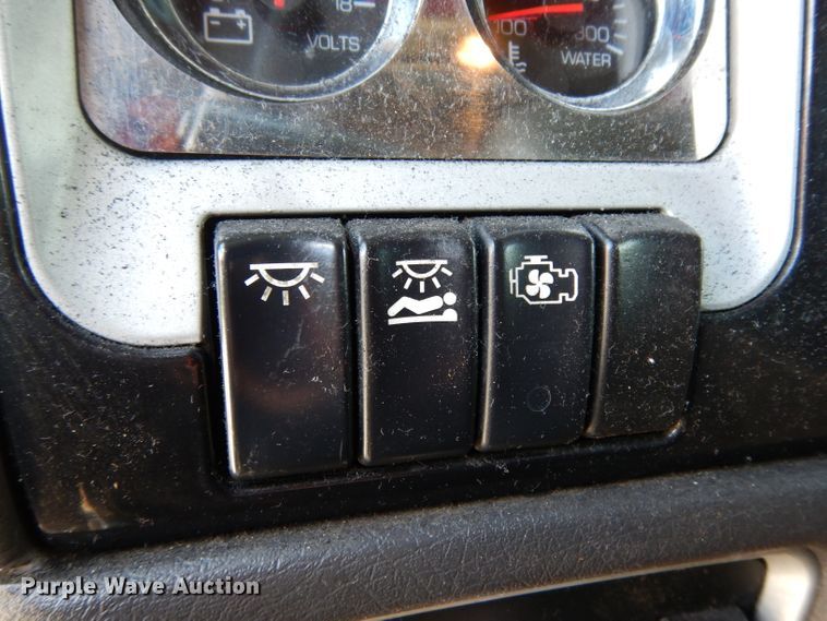 image for item DG6877 2011 Kenworth T660  semi truck