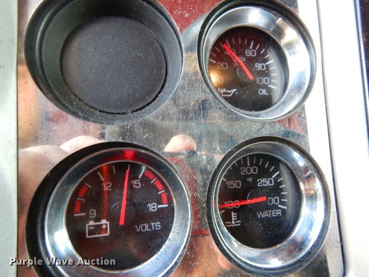 image for item DG6877 2011 Kenworth T660  semi truck