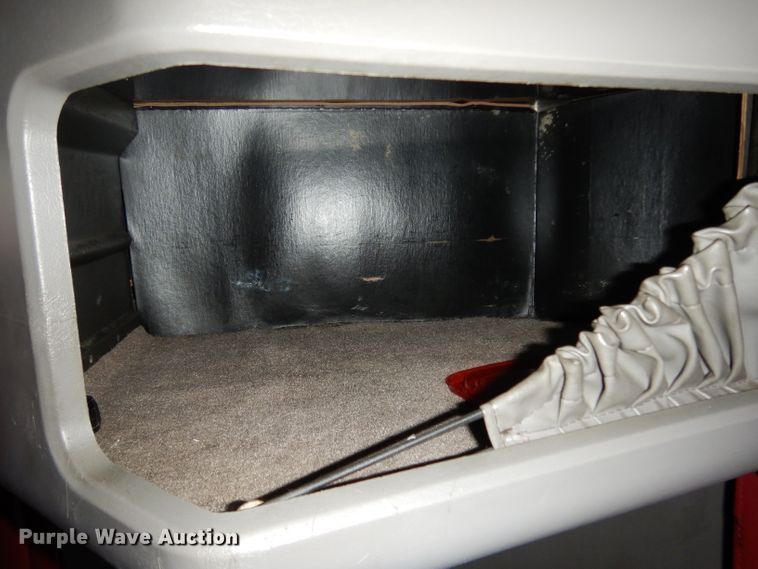 image for item DG6877 2011 Kenworth T660  semi truck