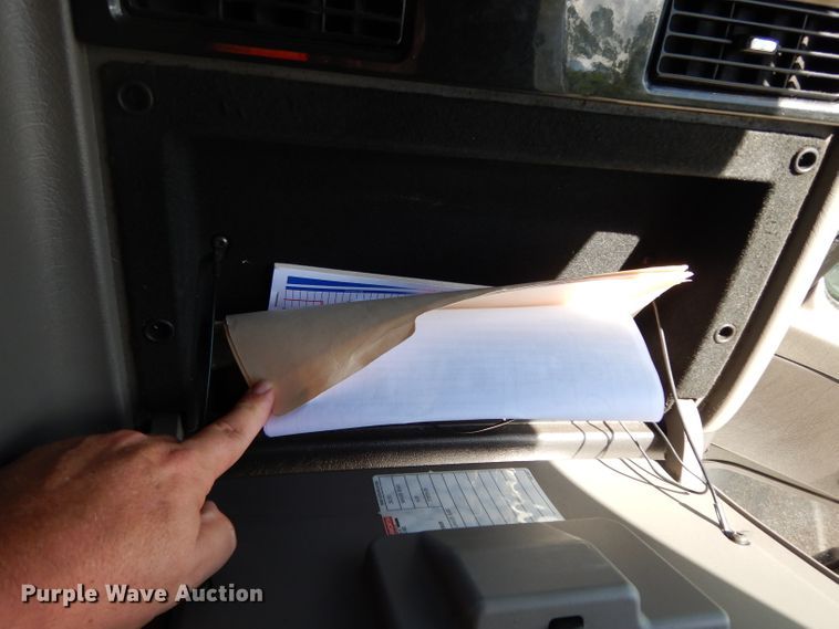 image for item DG6877 2011 Kenworth T660  semi truck