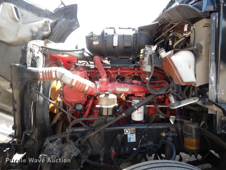 image for item DG6877 2011 Kenworth T660  semi truck