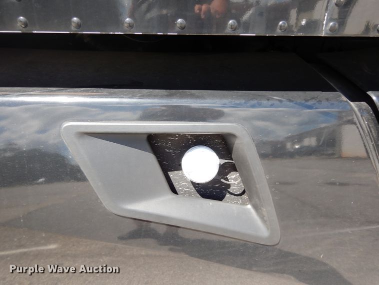 image for item DG6877 2011 Kenworth T660  semi truck