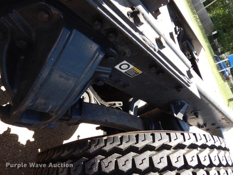 image for item DG6877 2011 Kenworth T660  semi truck