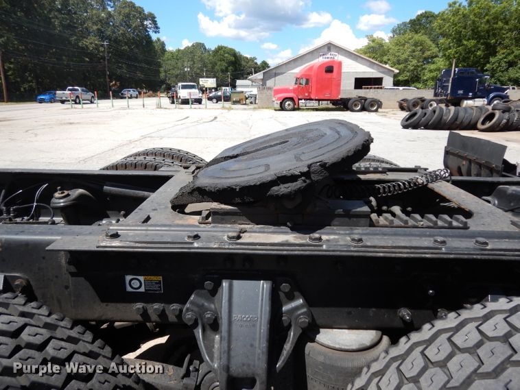 image for item DG6877 2011 Kenworth T660  semi truck