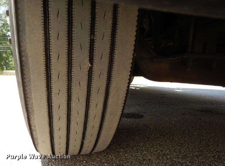 image for item DG6877 2011 Kenworth T660  semi truck