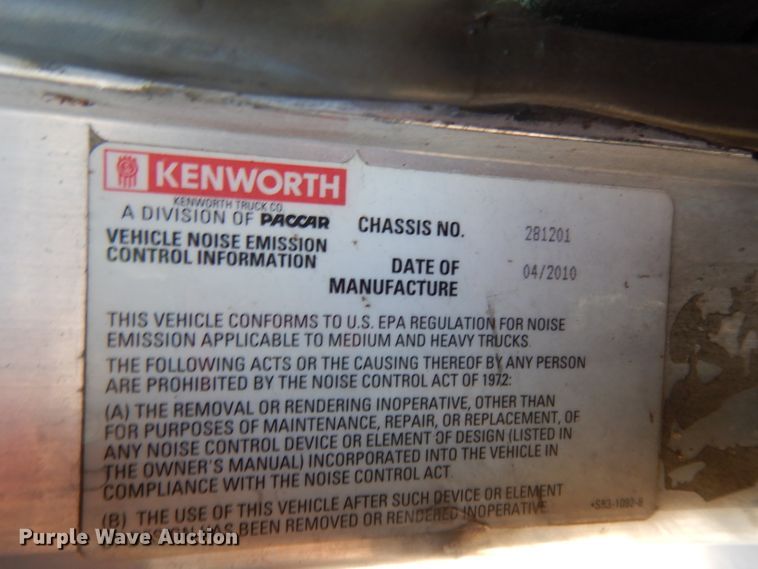 image for item DG6877 2011 Kenworth T660  semi truck