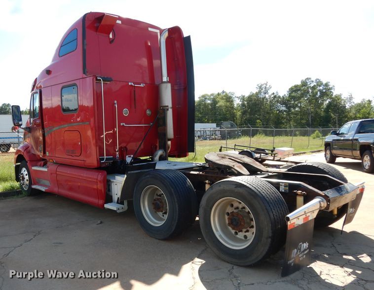 image for item DG6878 2006 Peterbilt 387  semi truck