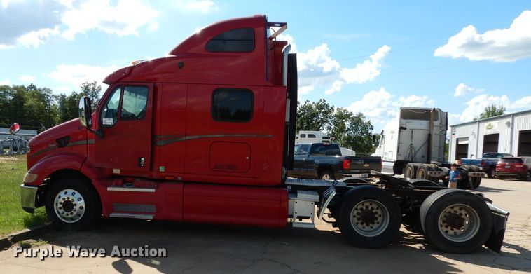 image for item DG6878 2006 Peterbilt 387  semi truck