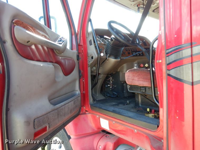 image for item DG6878 2006 Peterbilt 387  semi truck