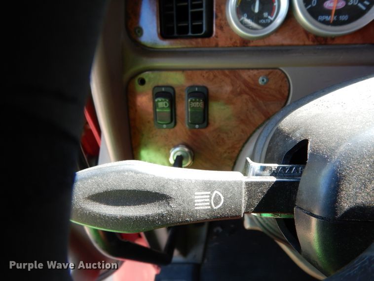 image for item DG6878 2006 Peterbilt 387  semi truck