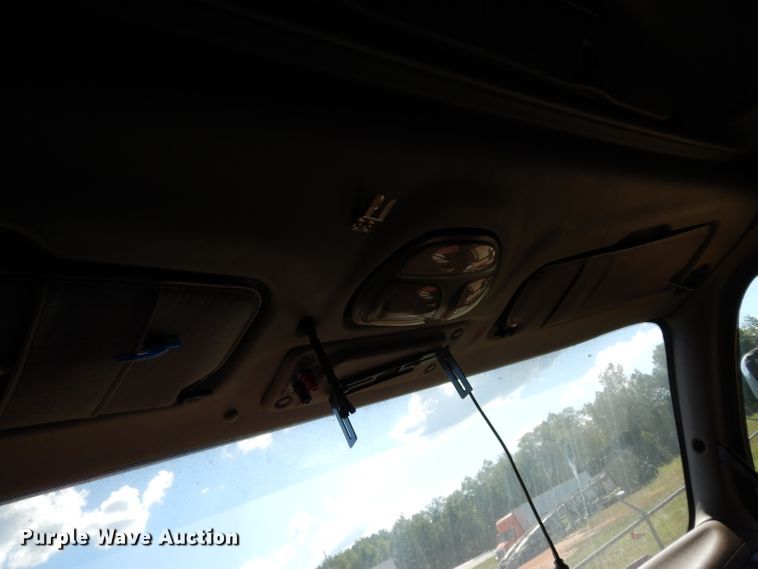 image for item DG6878 2006 Peterbilt 387  semi truck