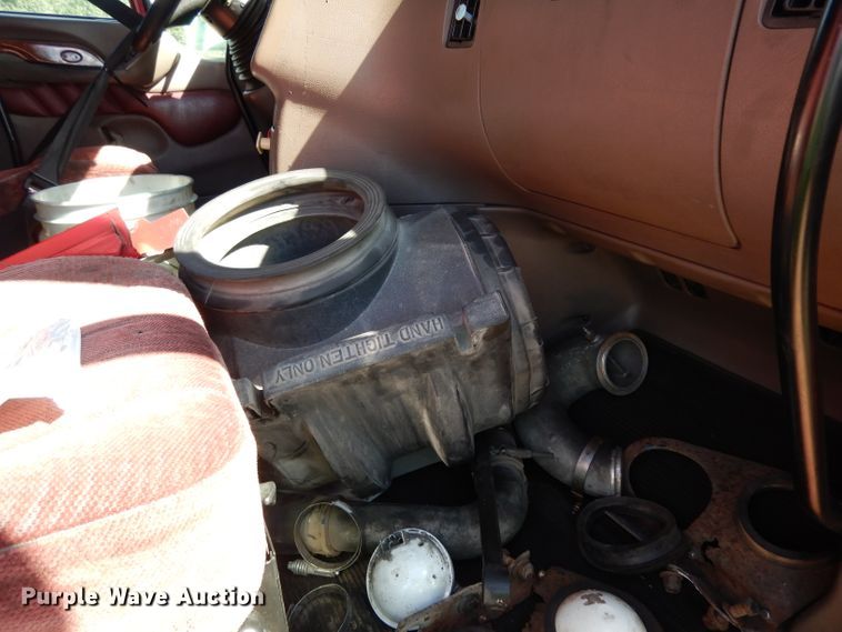 image for item DG6878 2006 Peterbilt 387  semi truck