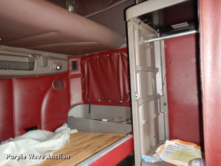 image for item DG6878 2006 Peterbilt 387  semi truck