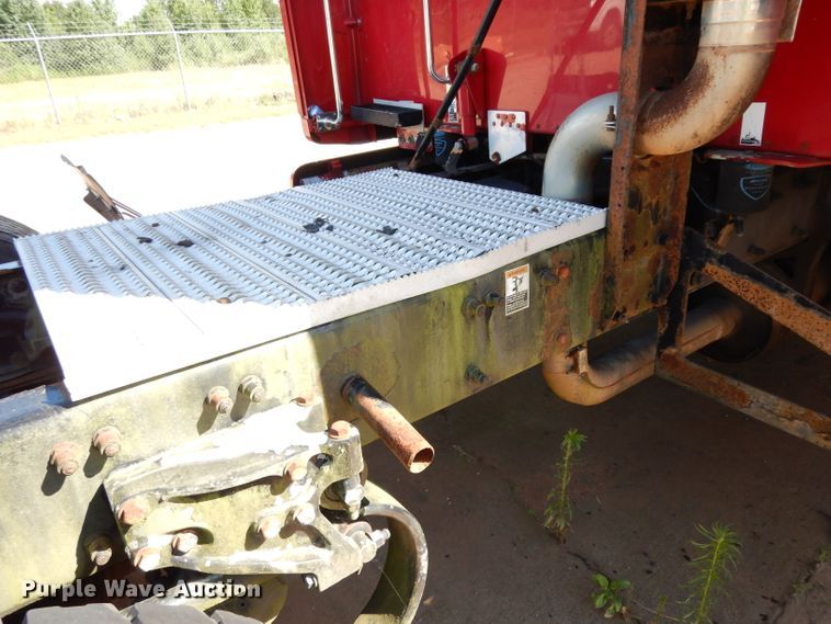 image for item DG6878 2006 Peterbilt 387  semi truck