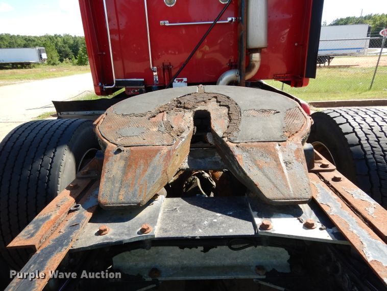 image for item DG6878 2006 Peterbilt 387  semi truck