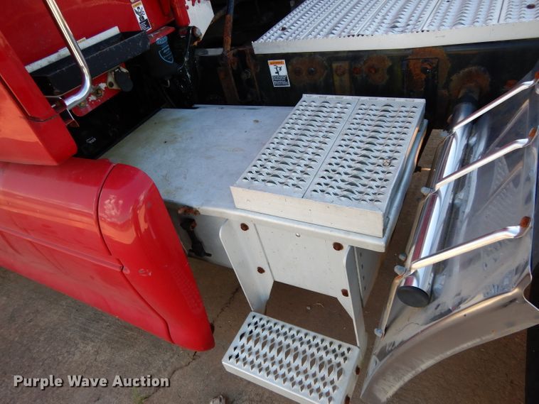 image for item DG6878 2006 Peterbilt 387  semi truck