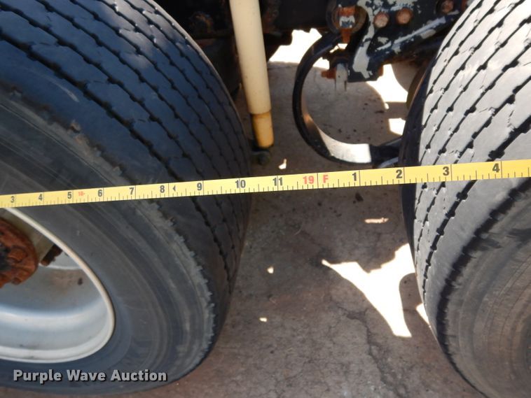 image for item DG6878 2006 Peterbilt 387  semi truck