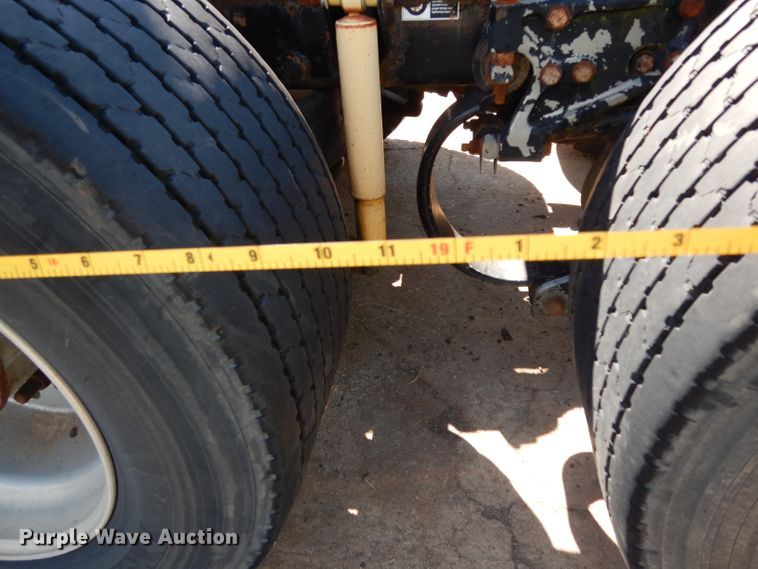 image for item DG6878 2006 Peterbilt 387  semi truck