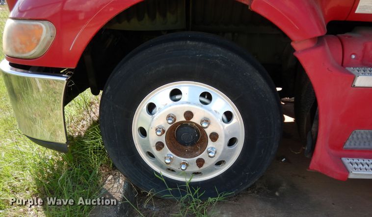 image for item DG6878 2006 Peterbilt 387  semi truck