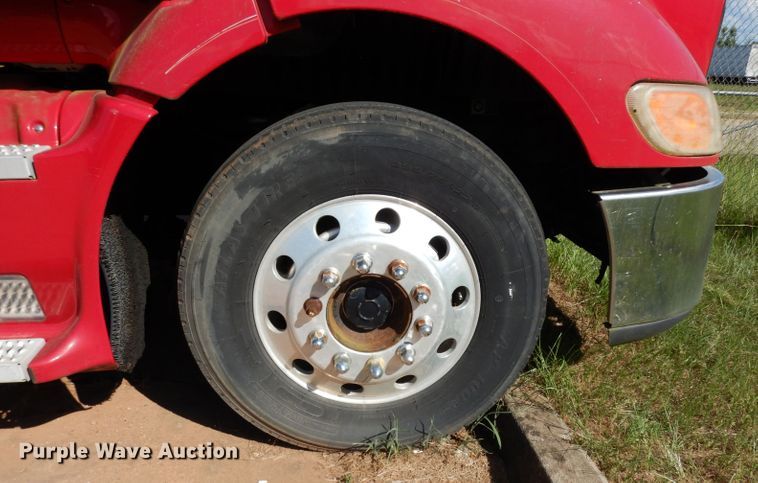 image for item DG6878 2006 Peterbilt 387  semi truck